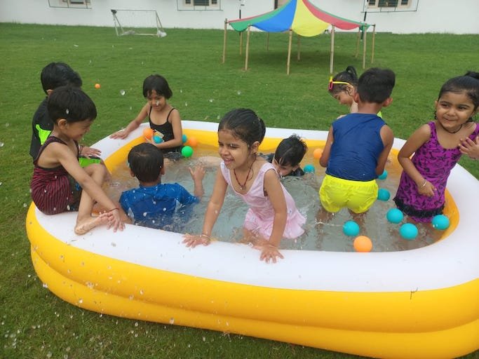 POOL PARTY NURSERY - GRADE K2